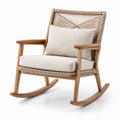 Silla mecedora de teca con cojines de lino beige y respaldo de cuerda